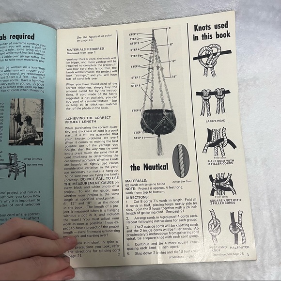 Macrame hang-ups 1973 patterns by Bruce Morrison - Picture 4 of 11